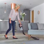 ⁦Shark Cordless 25.2V IZ420EU شارك مكنسة لاسلكية⁩ - الصورة ⁦4⁩