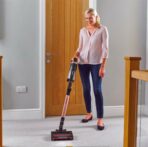 ⁦Shark Cordless 25.2V IZ420EU شارك مكنسة لاسلكية⁩ - الصورة ⁦8⁩