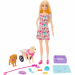 ⁦Barbie Doll with 2 Toy Dogs & Pet Accessories  Includes Pup in Removable Rolling Wheelchair دمية باربي مع كلبين وإكسسوارات العناية  تشمل جرو على كرسي متحرك قابل للحركة⁩ - الصورة ⁦2⁩