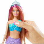 ⁦Barbie Dreamtopia Twinkle Lights Mermaid Doll دمية باربي حورية البحر اللامعة  من مجموعة دريم توبيا مع أضواء متلألئة⁩ - الصورة ⁦3⁩