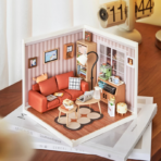 ⁦Rolife Cozy Living Lounge – Super Creator Miniature House DW007 مجسم غرفة جلوس مريحة ثلاثي الأبعاد – DIY للكبار⁩ - الصورة ⁦2⁩