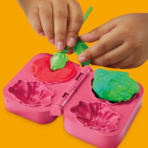 ⁦Play-Doh Blooming Flowers Playset بلاي دو مجموعة حديقة الزهور الإبداعية⁩ - الصورة ⁦4⁩