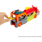 ⁦Hot Wheels City Dragon Launch Transporter هوت ويلز سيتي – ناقلة التنين القاذفة مع سيارة هوت ويلز⁩ - الصورة ⁦3⁩