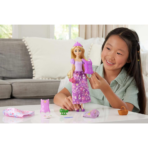 ⁦Mattel Disney Princess Rapunzel 2-in-1 Stories Fashion Doll Playset with 9 Accessories دمية الأميرة رابونزل 2 في 1 من ديزني ماتيل – أزياء وإكسسوارات⁩ - الصورة ⁦3⁩