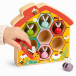 TOOKY TOY Beehive Color Sorting & Fine Motor Skills Game – HP073 لعبة خلية النحل لفرز الألوان وتطوير المهارات الحركية