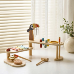 ⁦TOOKY TOY Folding Wooden Music Stage – Tropical Toucan Design – TP555  المسرح الموسيقي الخشبي القابل للطي بتصميم الببغاء⁩ - الصورة ⁦2⁩