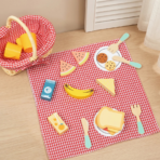 ⁦TOOKY TOY Picnic Basket TK454 – سلة النزهة الخشبية مع الطعام⁩ - الصورة ⁦4⁩