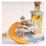 ⁦TOOKY TOY Port Crane Set - TP533 مجموعة رافعة الميناء الخشبية من توكي توي⁩ - الصورة ⁦3⁩