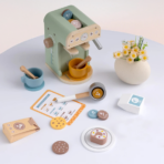 ⁦TOOKY TOY Wooden Coffee Shop Set TJ269 – طقم مقهى القهوة الخشبي من توكي توي⁩ - الصورة ⁦5⁩
