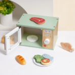 ⁦TOOKY TOY Wooden Microwave Oven Set – TP525 طقم الميكروويف الخشبي من توكي توي⁩ - الصورة ⁦2⁩