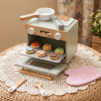 ⁦TOOKY TOY Wooden Mini Oven – TP524 فرن توكي توي الخشبي الصغير⁩ - الصورة ⁦2⁩