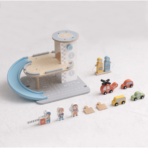 ⁦TOOKY TOY Wooden Multi-Storey Car Garage – TP532 مرآب سيارات خشبي متعدد الطوابق مع إكسسوارات⁩ - الصورة ⁦2⁩
