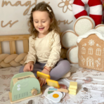 ⁦TOOKY TOY Wooden Toaster Set TJ272 – طقم محمصة الإفطار الخشبية من توكي توي⁩ - الصورة ⁦2⁩
